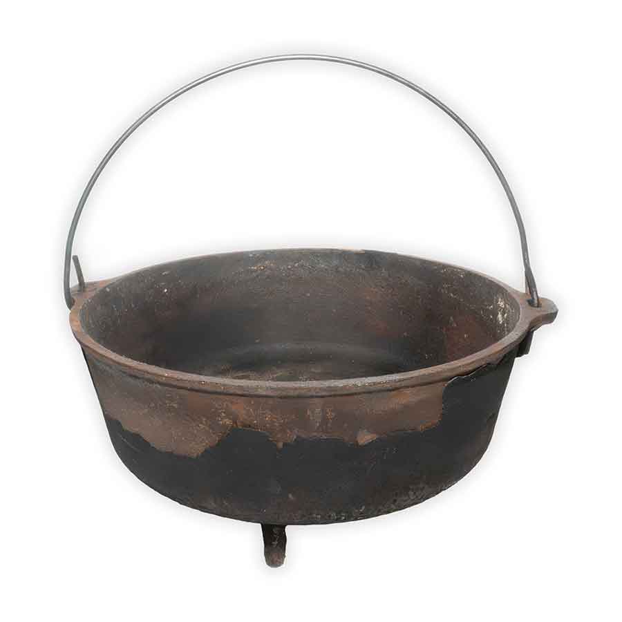 Iron Dutch Oven Rental Prop