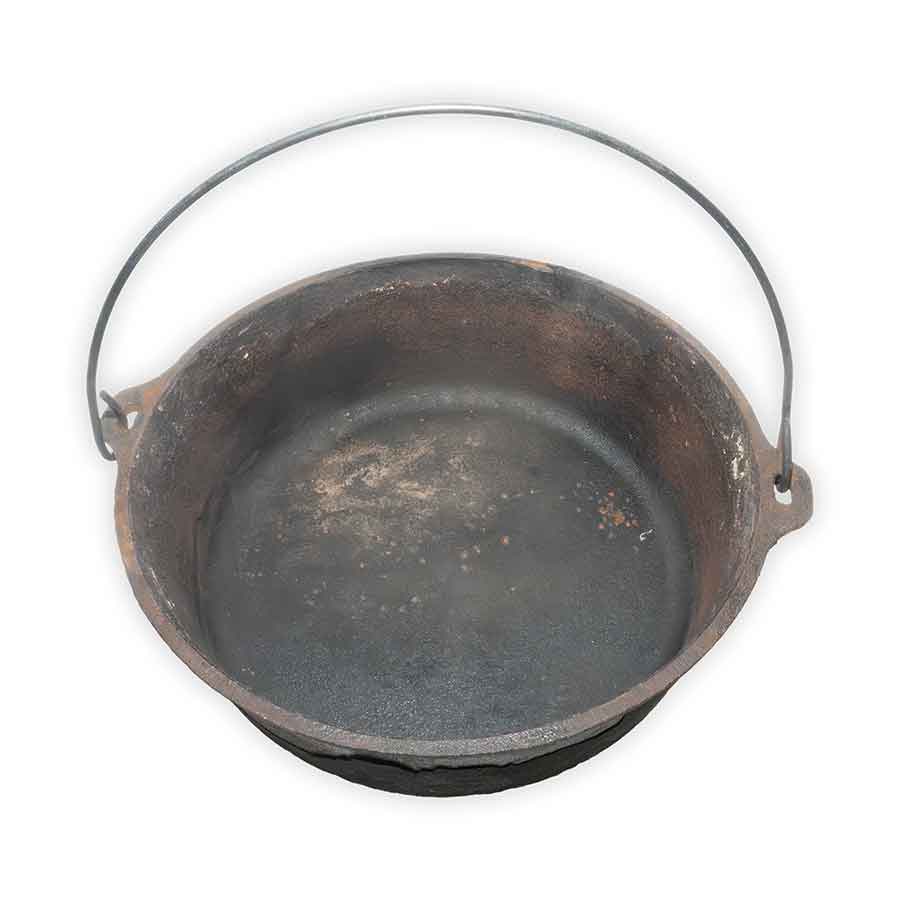 Iron Dutch Oven Rental Prop
