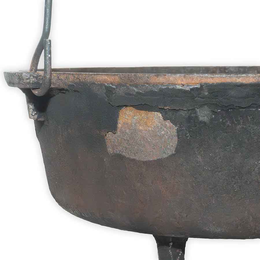 Iron Dutch Oven Rental Prop